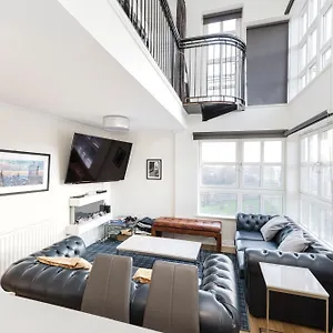 Apartment Joivy Stylish With Balcony In Old Town